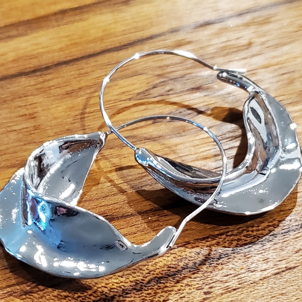 Silver basket hoops